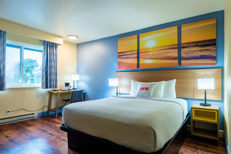 Coastal Inn - Guest Room
